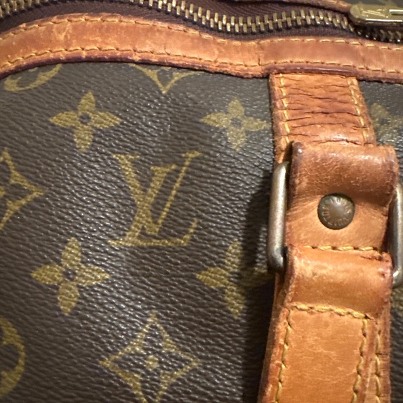Louis Vuitton duffle bag see pics for wear bought at holt renfrew - Picture 5 of 13